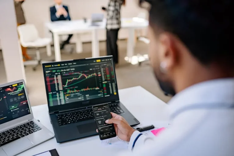 Coinbase Stock: Market Guide, Price Drivers, Risks, and Outlook