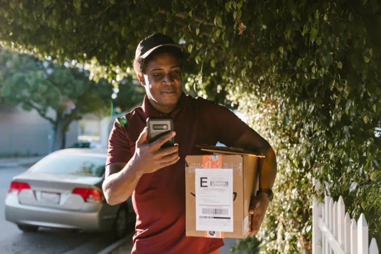 Medical Courier Services: What to Look For