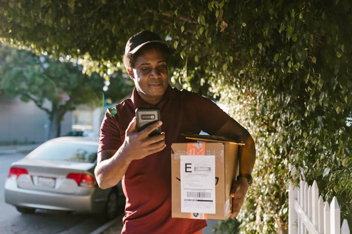 Medical Courier Services: What to Look For